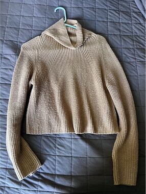 Loth Women's Beige Cropped Turtleneck Sweater Size XS